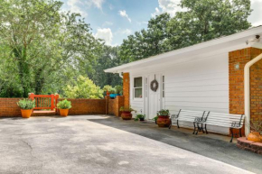 Charming Studio about 5 Mi to Stone Mountain Park